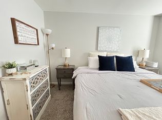 17W662 Butterfield Rd #105, Villa Park, IL 60181