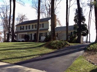 6 Flintlock Dr, Long Valley, NJ 07853