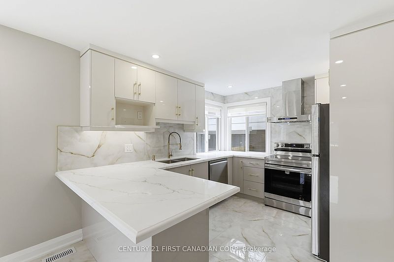 London House for rent - 6 Bedrooms — photo 7