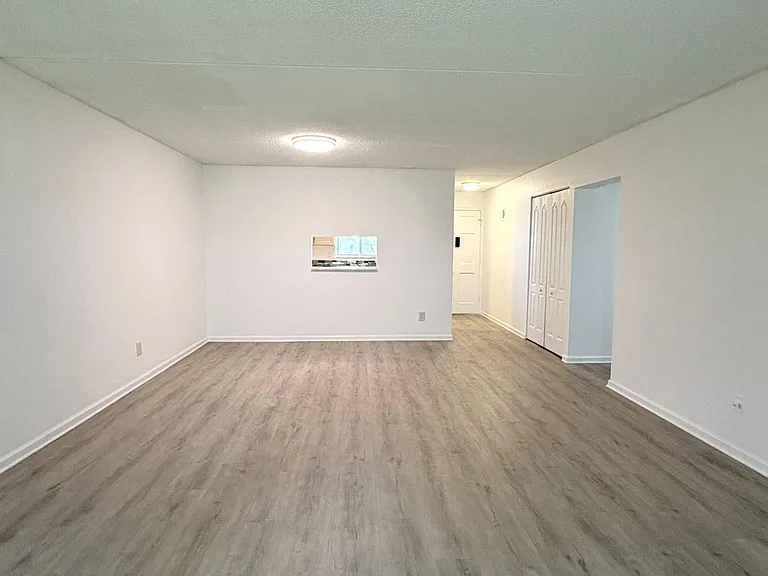 55 Vining Ct #114 — Photo 6