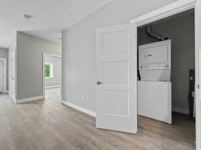 199 Pine St #8 — Photo 8