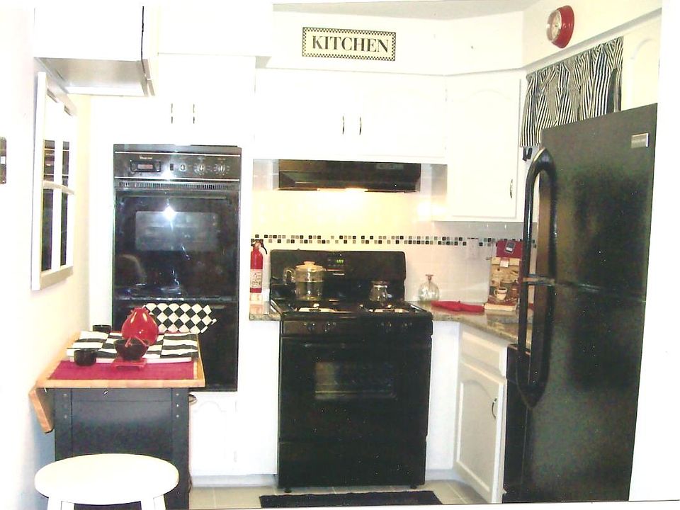 new granite kitchen