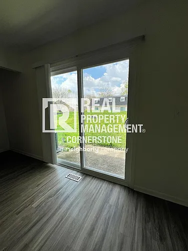 5735 E G Ave #4 Photo 1