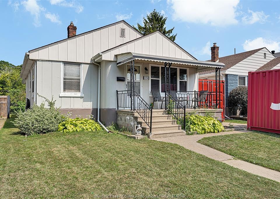 1st image of 2258 Parkwood Ave