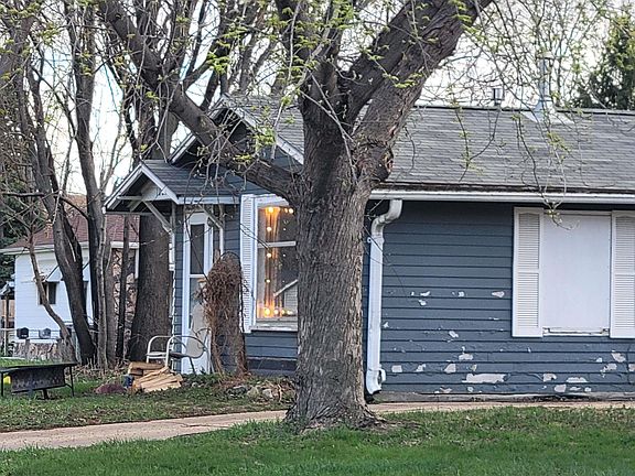 2nd image of 1021 B St