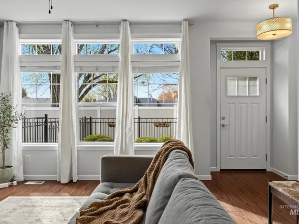 4372 N Five Mile Rd, Boise, ID 83713