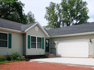 1315 Lakeview Rd, West Bend, WI 53090