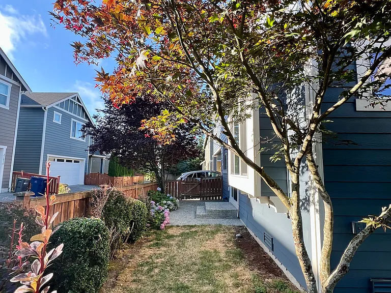 21018 39th Dr SE — Photo 32