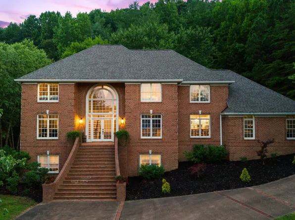 18 Ridgerock Dr, Signal Mountain, TN 37377