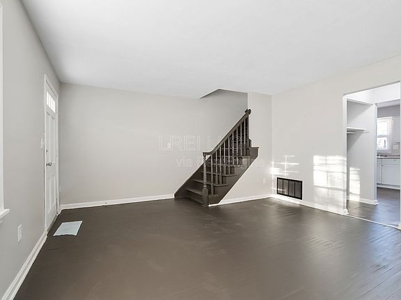 2nd image of 5011 Wabash Pl