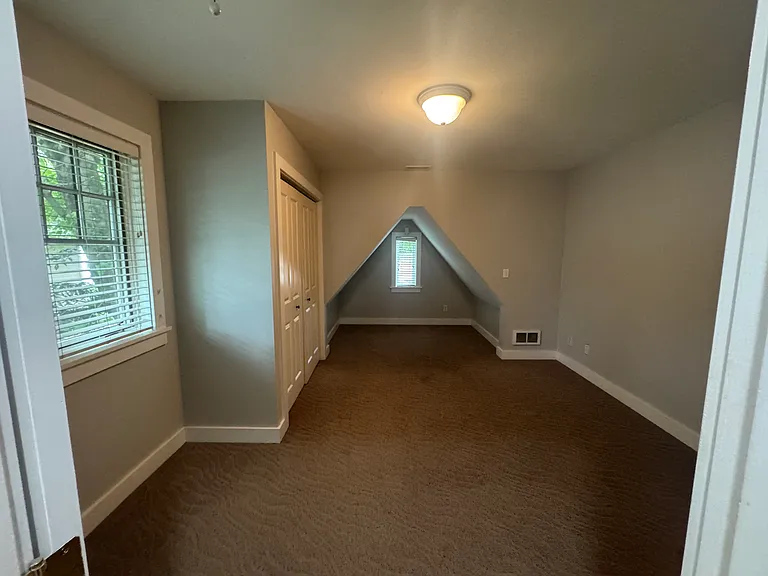 931A NE Cesar E Chavez Blvd #A — Photo 9