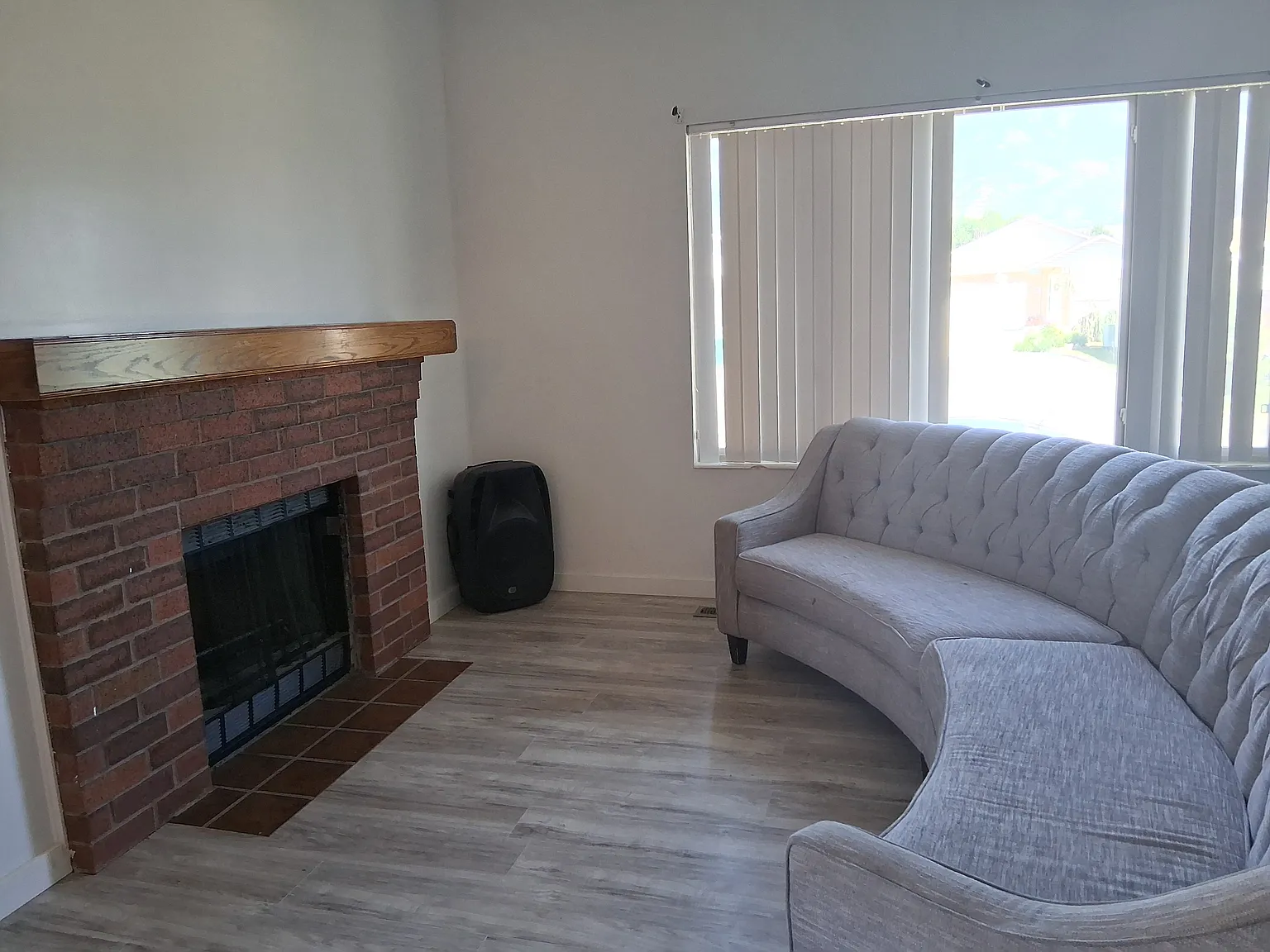 1 bed, 2200 sqft, $900 — Photo 2
