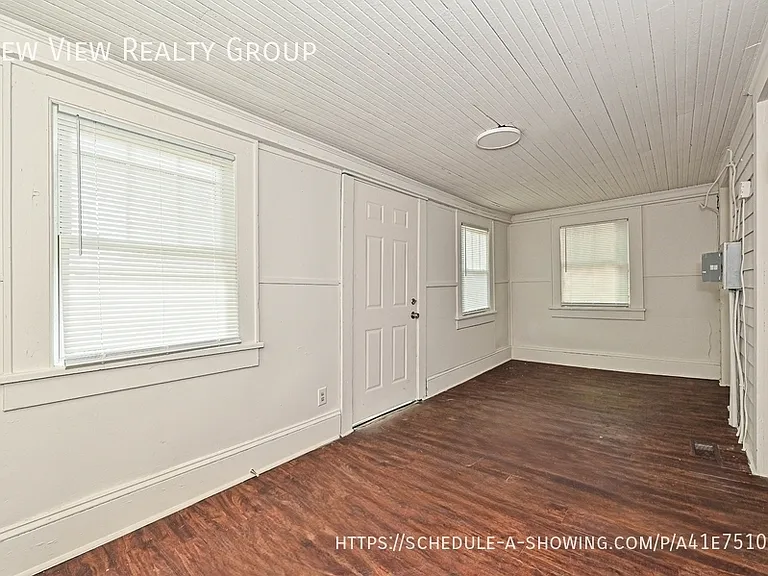 1025 Ambassador St — Photo 17