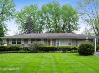 911 S Summit St, Barrington, IL 60010