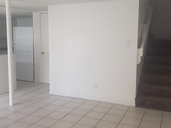 2nd image of 1804 W Tuckey Ln APT 01