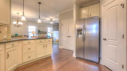 4th image of 258 Glennister Ct Lot 10