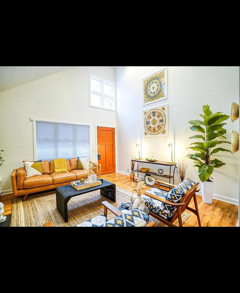 452 Sinclair Ave NE — Photo 4