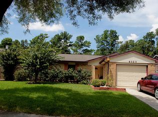 6323 Hollow Pines Dr, Houston, TX 77049