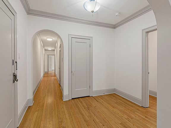 2nd image of 650 Hinman Ave APT 2B