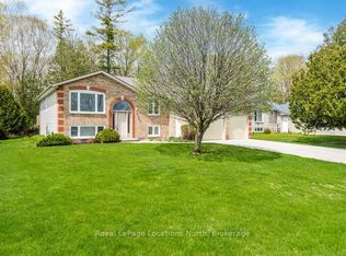 40 Fairway Cres, Wasaga Beach, ON L9Z1B8