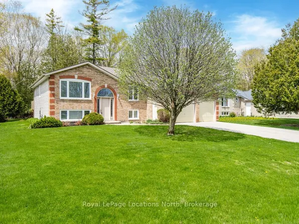 40 Fairway Cres, Wasaga Beach, ON L9Z 1B8