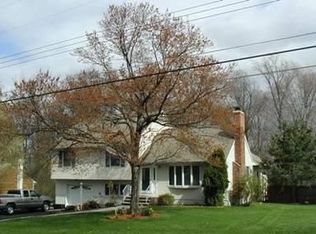 26 Countrywood Dr, Morris Plains, NJ 07950