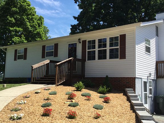 2nd image of 123 Woodland Cir