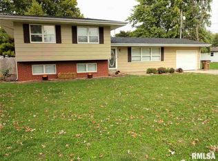 1206 Pueblo Ln, Auburn, IL 62615