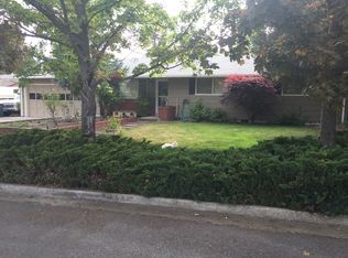 1460 Honeysuckle Ave, Medford, OR
