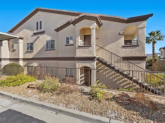 2nd image of 2291 W Horizon Ridge Pkwy Unit 11264
