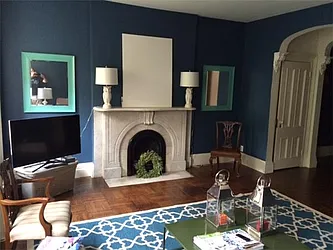 Rented by R New York