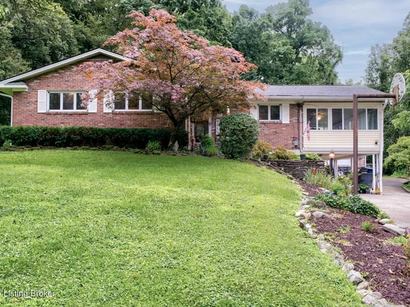 7105 Woodrow Way, Louisville, KY 40228