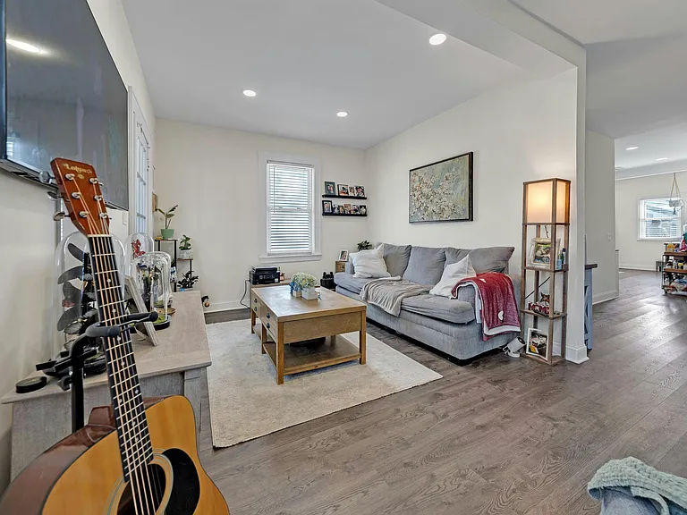 632 Chase Ave #2 — Photo 4