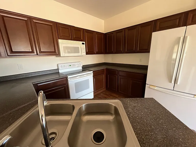 22257 N Gibson Dr — Photo 7