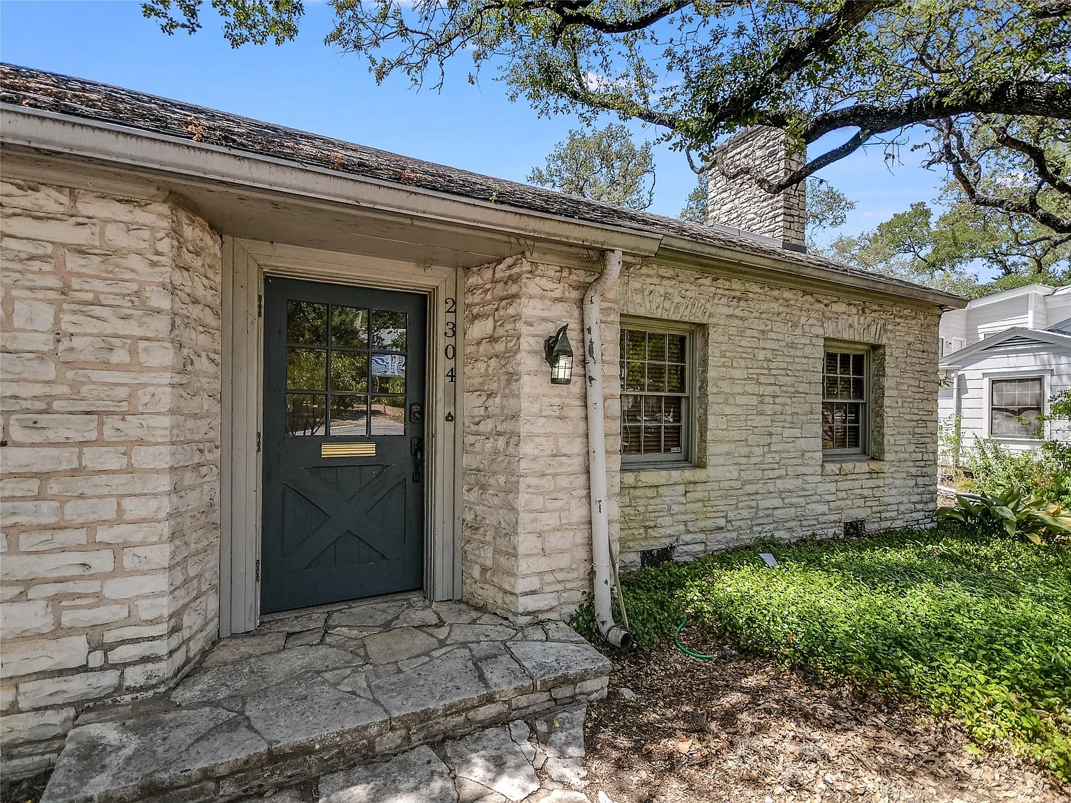 6 bed, 3.0 bath, 2192 sqft, $7,500 — Photo 4