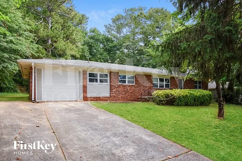 3 bed, 2.0 bath, 1484 sqft, $2,225 — Photo 3
