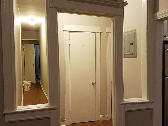 4th image of 307 12th St APT 22