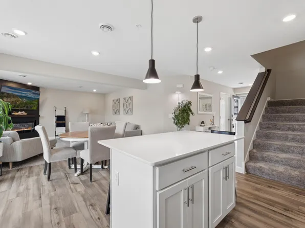 8077 150th Pl NW, Ramsey, MN 55303