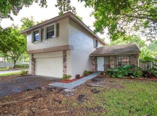 632 Mulberry Ln, Davie, FL 33325