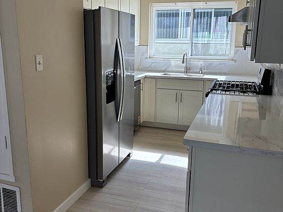 2nd image of 144 Victoria St