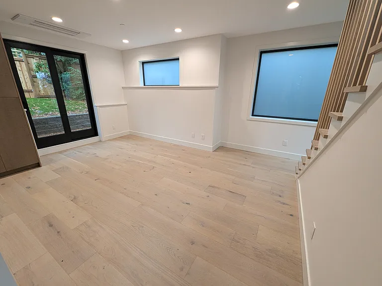 3951 W Barrett Ln — Photo 8