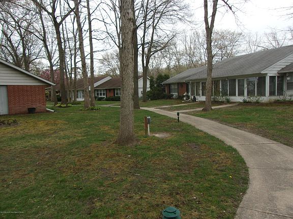 2nd image of 466A Portsmouth Dr #100A