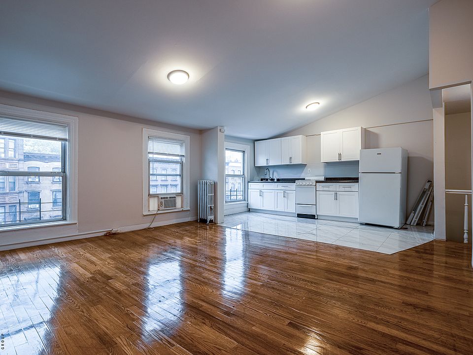 1st image of 949 Bedford Ave APT 4