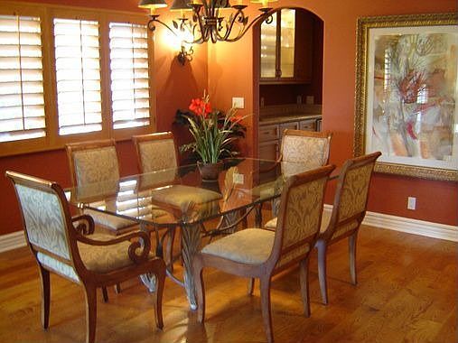 Elegant formal dining room