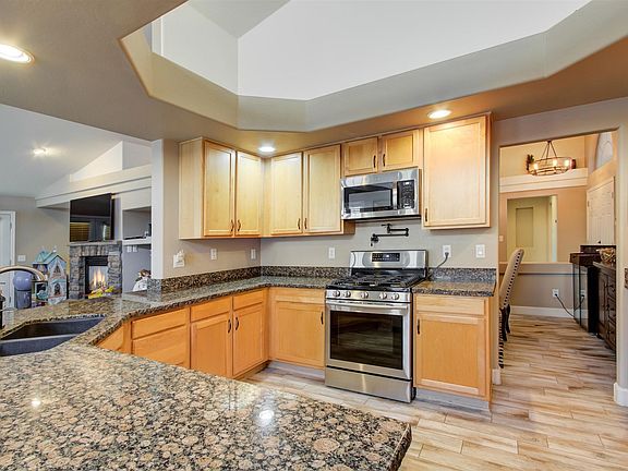 4th image of 27615 N 47th St