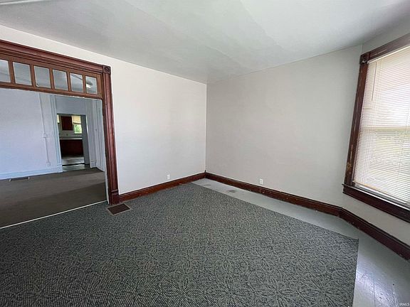 5th image of 1833 Salem St