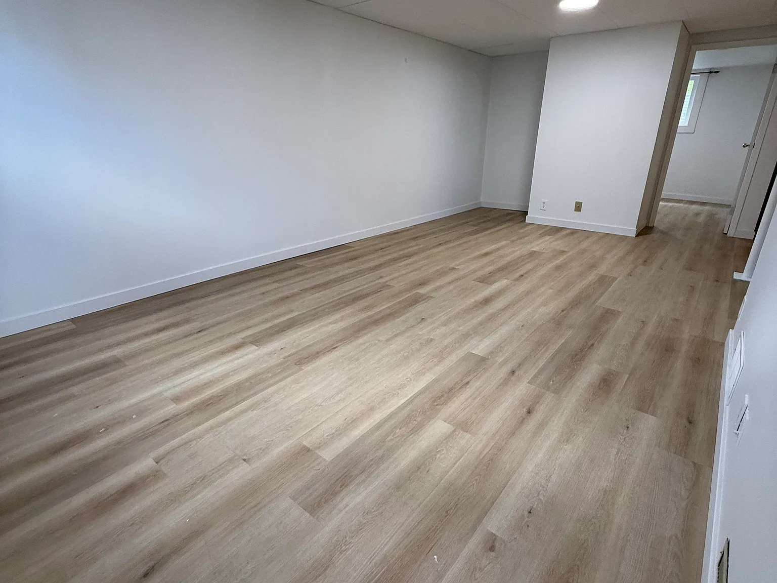 2 bed, 850 sqft, $1,350 — Photo 4