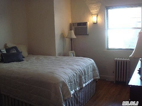 4th image of 2907 Bell Blvd