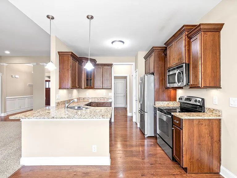 126 Parkland Cir — Photo 12