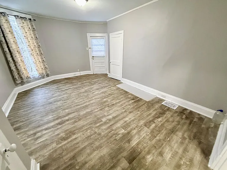 511 S Broadway St #B — Photo 3